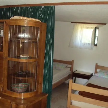 House Lidija Casa de Férias *